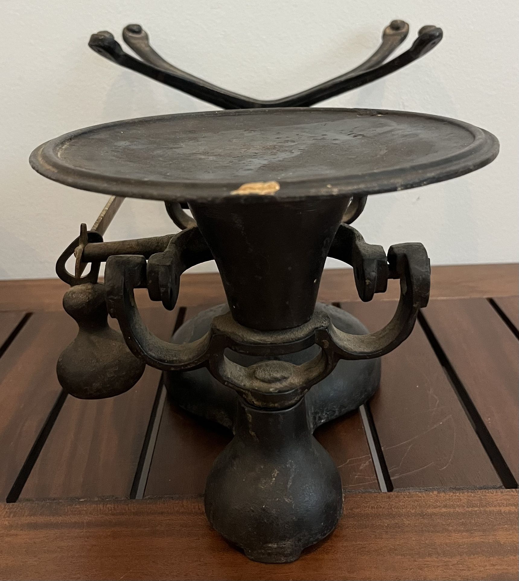 Antique General Store Heavy Cast Iron Weighing Scale