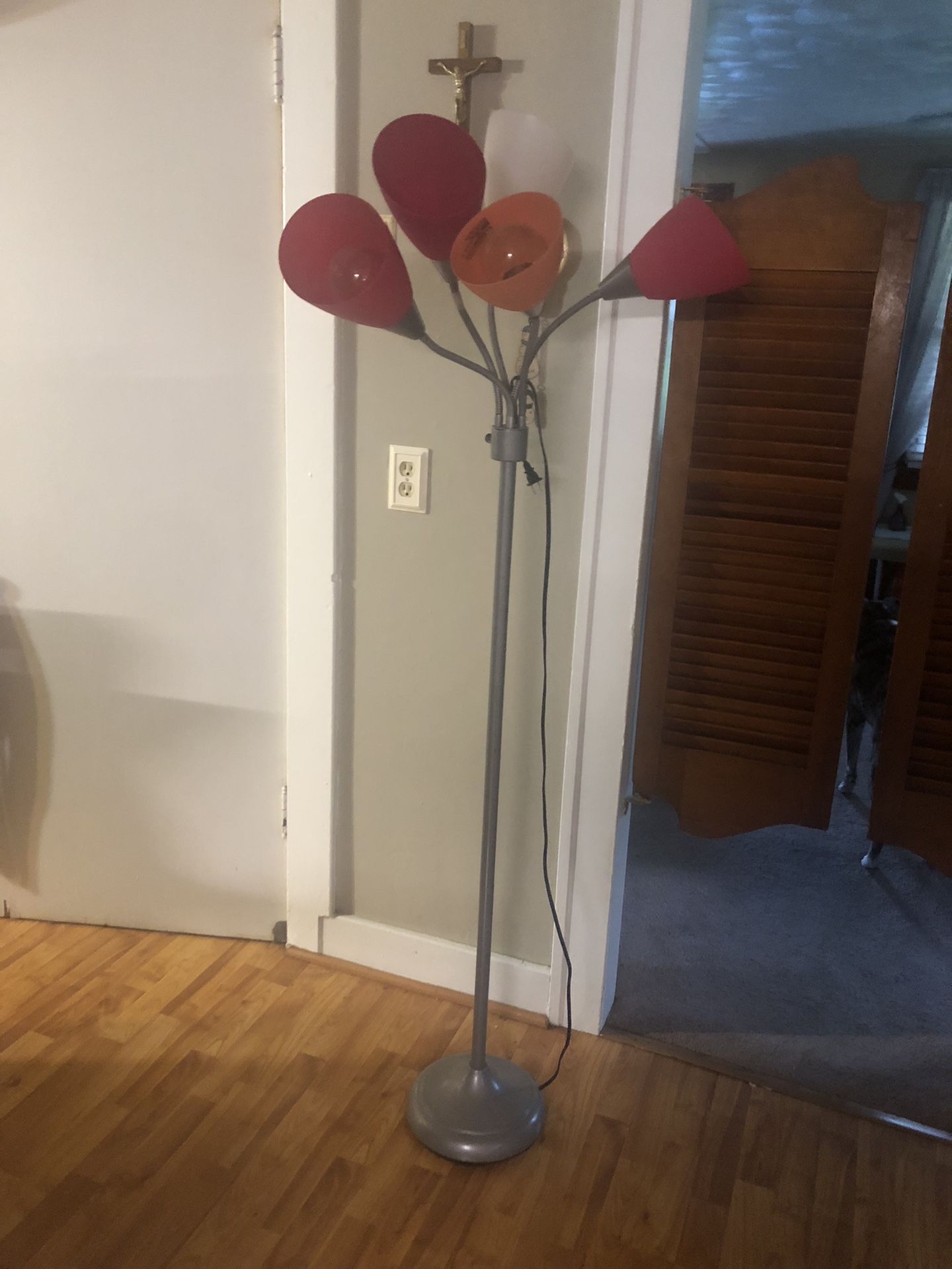 Standing Lamp With 5 Adjustable Arms