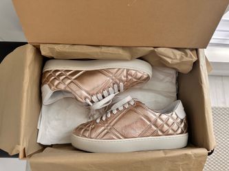 Burberry sneakers (woman 6.5)