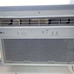 LG 6,000 BTU AIR CONDITIONER AND DEHUMIDIFIER