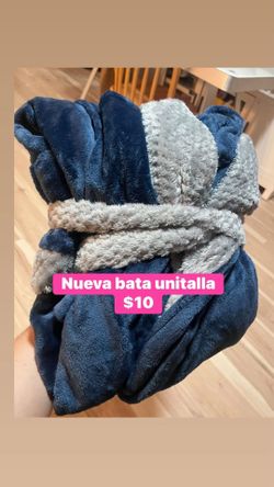 Vestidos 3 por $20 seminuevos, cocha nueva, bata nueva, $10