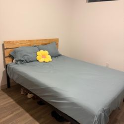 Free Bed and frame