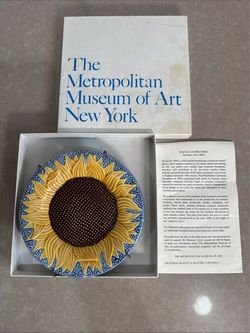 Metropolitan Museum of Art Majolica Sunflower Plate