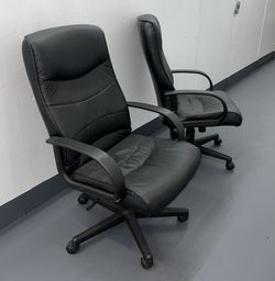 Swivel Adjustable Height Rolling Coaster Executive Office Chair 