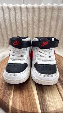 ❤️🖤 Tenis Nike originales para niño/a – Talla 5C