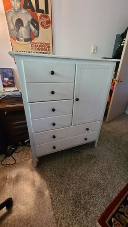 Wood dresser