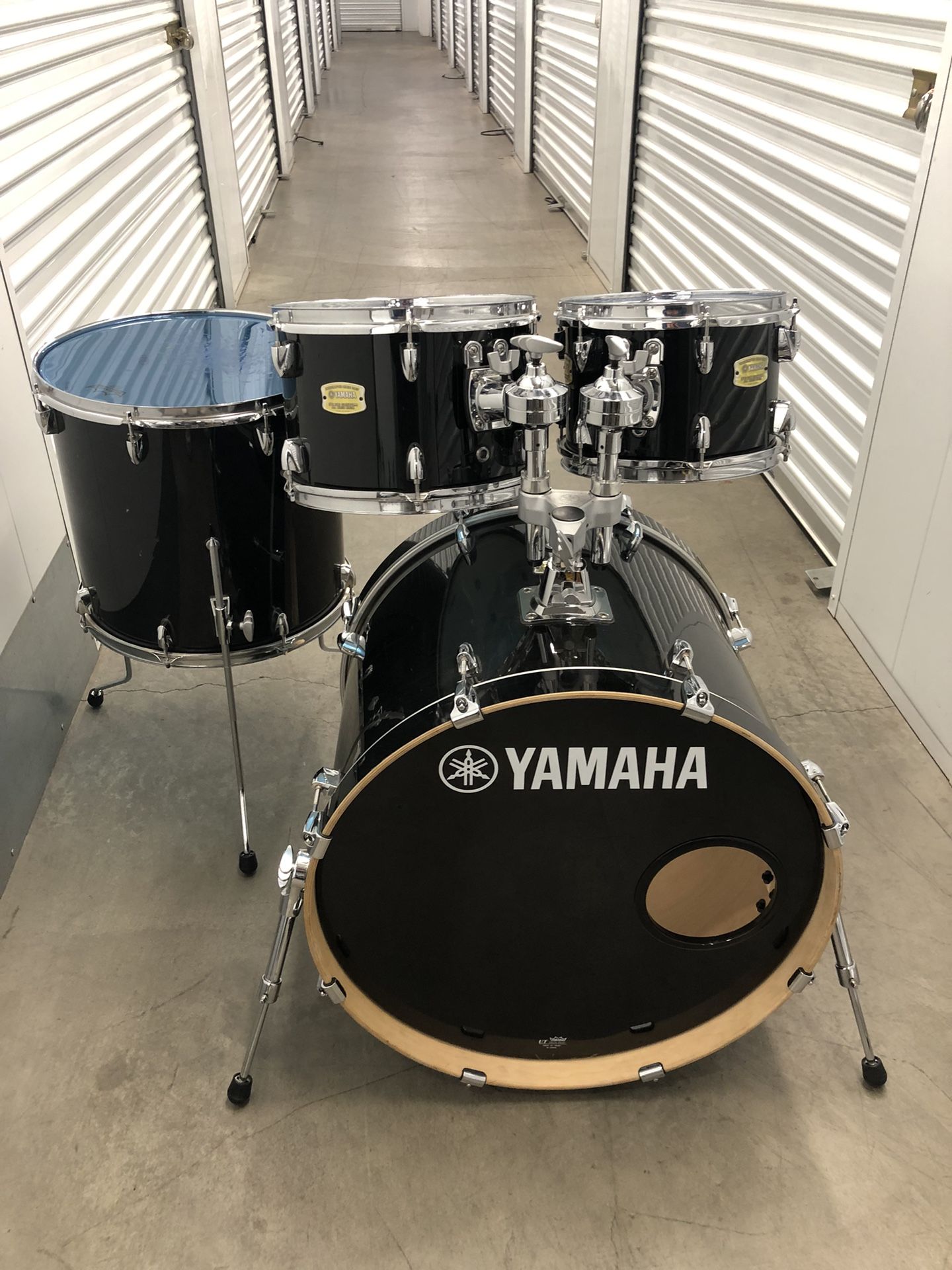 Yamaha Stage Custom Drum Set
