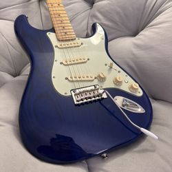 Fender Deluxe Stratocaster Electric Guitar