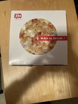 Inmaker Microwave Popcorn Popper with silicone oven mitts In Original Box Used Once