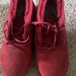 Red UGG’s Men’s Size 11