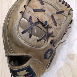 SSK Pro Series Baseball Glove Sz 11” Quality Glove In Solid Condition Have More Baseball And Softball Equipment $70 firm