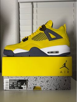 *NEW* Size 9.5 Nike Air Jordan 4