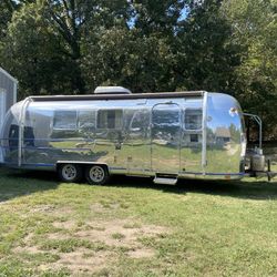 Airstream 24 Ft Trailer 