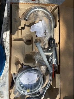 Goose neck tile cutter