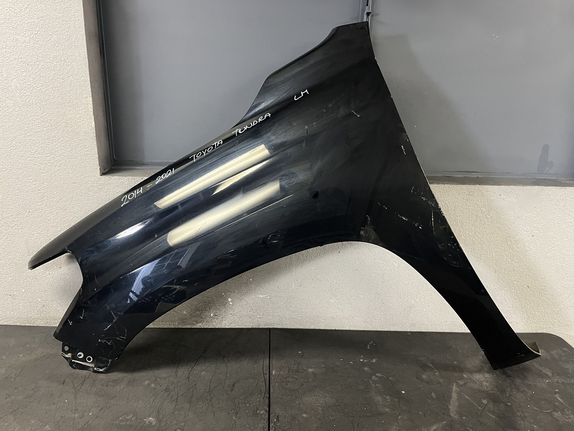 2014-2015-2016-2017-2018-2019-2020-2021 TOYOTA TUNDRA LEFT FENDER OEM USED