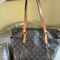 Authentic Totally MM Louis Vuitton Bag