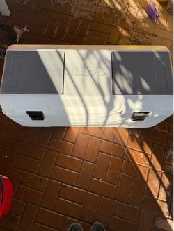 Igloo white cooler