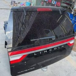 Original 16 Lincoln Navigator Tail Cover 