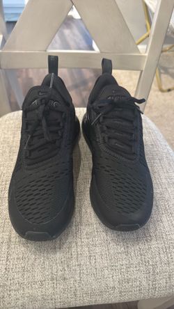 Air max 270 Women’s size 9