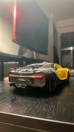 Bugatti chiron 1 18 by auto art