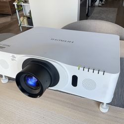 Hitachi 4200 Lumens HDMI Projector