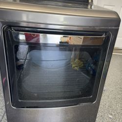 LG Electric Dryer 