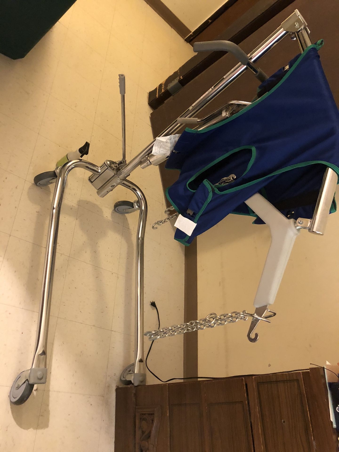 Invacare 9805 Hoyer Lift With Sling Never Used