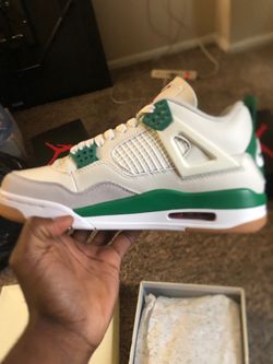 Jordan 4s