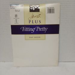 Hanes plus fitting pretty day sheer style 00P26 Pantyhose 