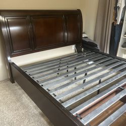 Cal King Sleigh Bed Set