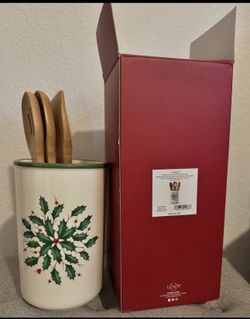 Lenox Utensil Crock with 3 Wooden Servers