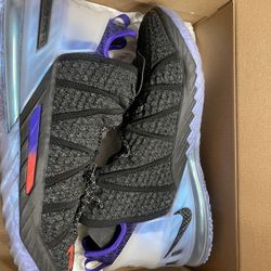 Lebron 18 Size 15