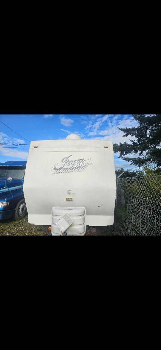 2005 Jazzy thor 31 foot jazzy thor