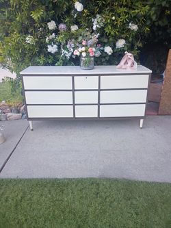 Dresser 9 Dovetail Drawers Solid Wood