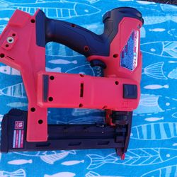 Clabadora Milwaukke 18v Brushless Fuel Para Grapas Saiz 18 Solo Herramienta 