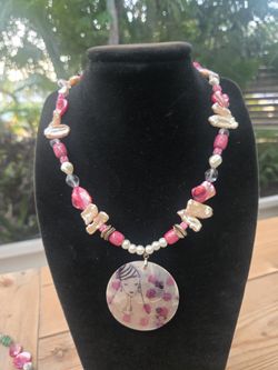 Capri Shell,M.O.P, And Pearls Necklace 
