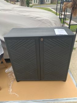 Storage container