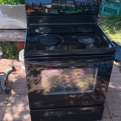 Black Frigidaire Glass Top Stove With Self Cleaning Oven 