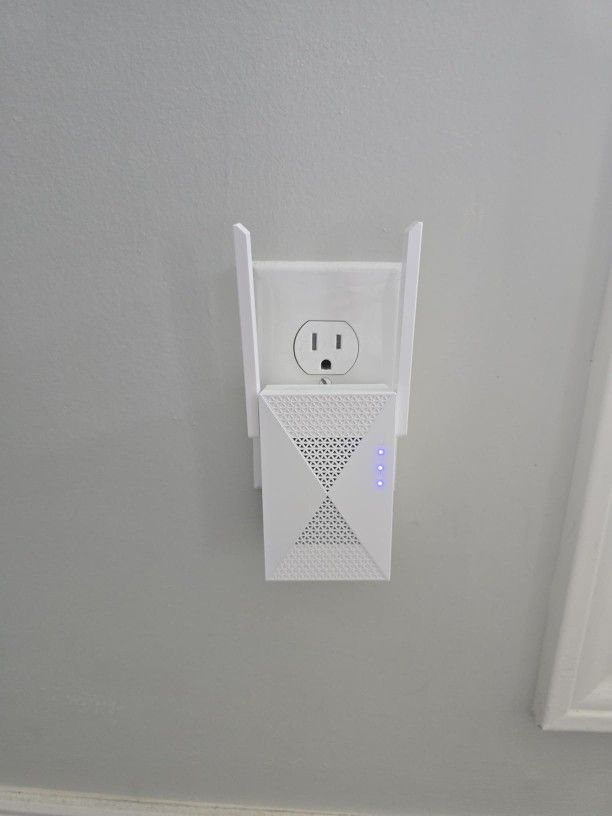 The fastest WiFi extender signal booster in 2025 - covering up to 999 square feet, easy to set up, remote WiFi extender, Ethernet ports and access poi