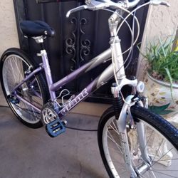 Nice Bike GIANT SEDONA DX TIRES SIZE 26 FRAME SIZE 17 INCH 