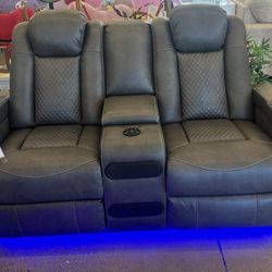 Power Reclining Loveseat With Speakers 