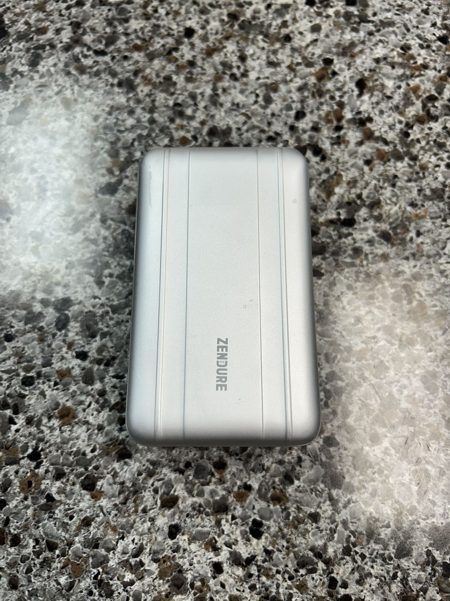 Zendure Supertank Pro 100w Power Bank