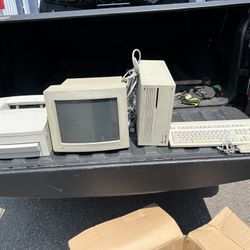 Vintage  APPLE MACINTOSH Classic II Computer with Mouse & Keyboard & Personal Laser Writer 320