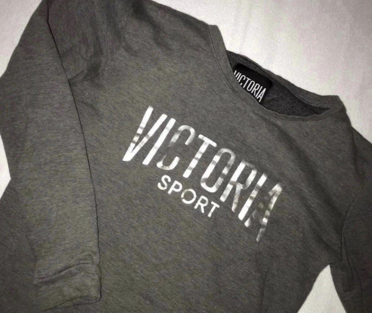 VICTORIAS SECRET SWEATSHIRT