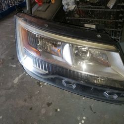 Front Right Headlight 2018 Ford Explorer