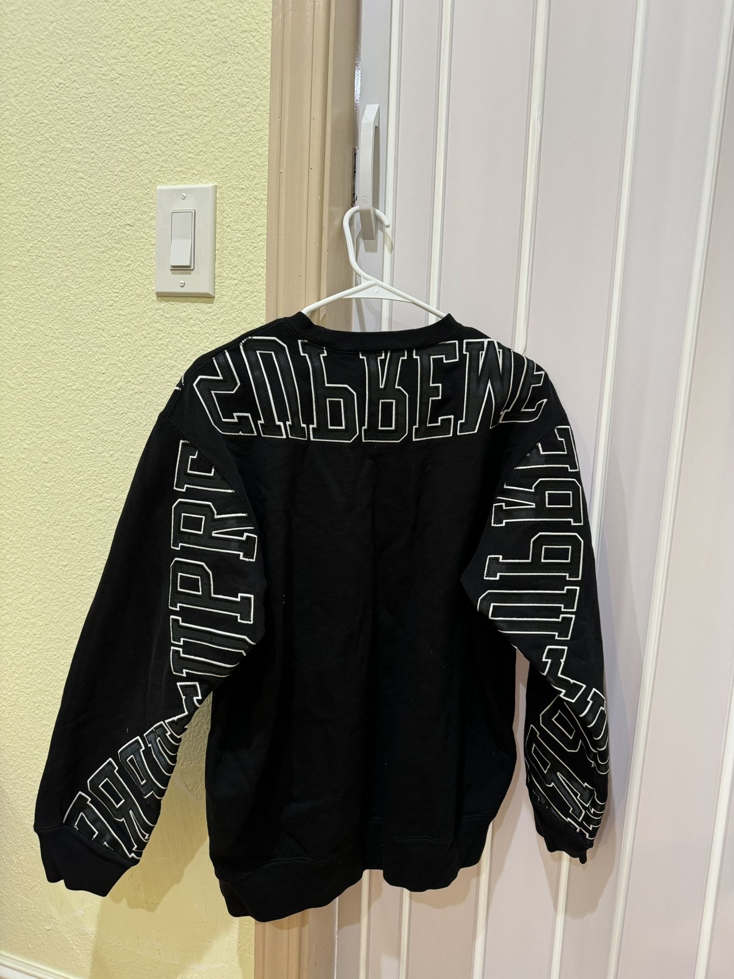 Authentic Supreme Crewneck Sweater