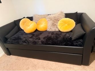 Daybed with tundra and mattress