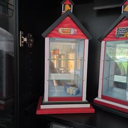 Small glass collectible showcase