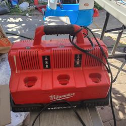 Milwaukee rapido charger