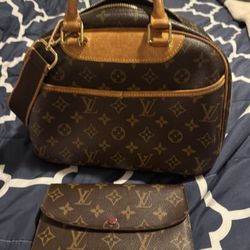 Louis Vuitton Purse